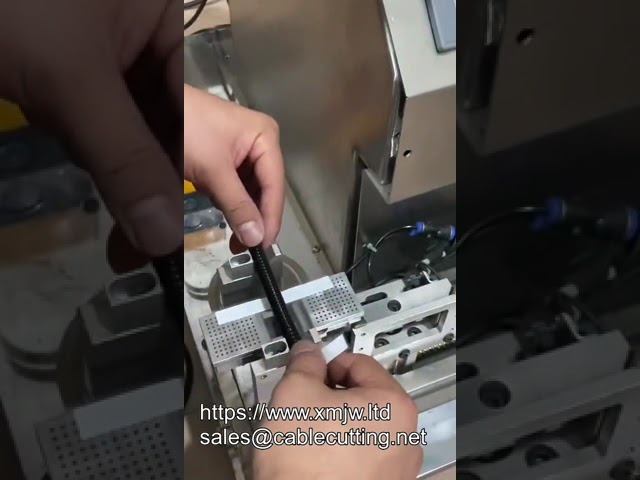 Máquina Automática de Etiquetado y Plegado para Arneses USB, Mangueras y Alambres de Acero - Etiqueta Plana Autoadhesiva