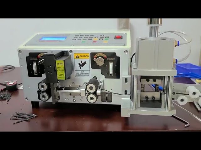 Máquina Automática para Corte, Separación y Pelado de Cables Planos de Cinta | Procesamiento Eficiente