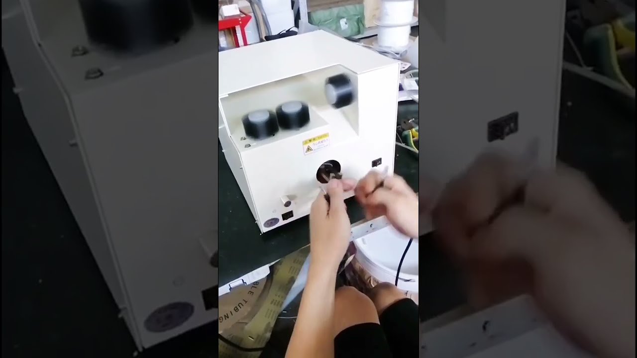 Máquina Trenzadora de Tres Cepillos para Abrir y Trenzar la Capa de Blindaje | Automatización de Fábrica