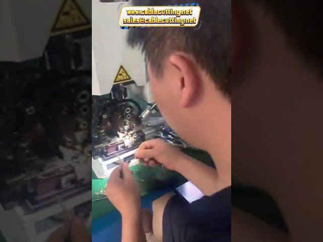 Máquina de crimpado de terminales universal de alta precisión para arneses de cableado de cobre
