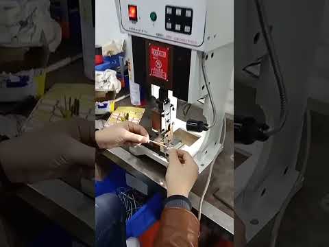 Máquina Crimpadora de Terminales 2T Semiautomática para Terminales Preaislados