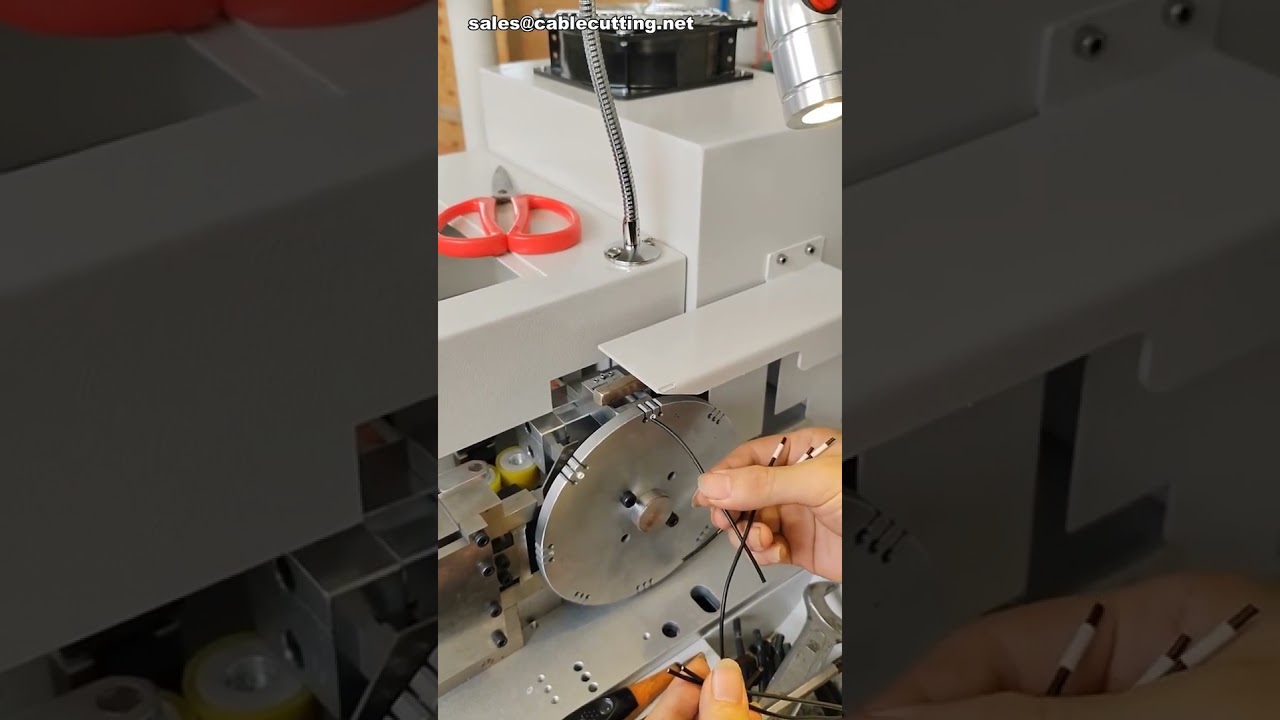 Máquina Automática para Tubos Termorretráctiles: Configuración de Inserción y Calentamiento en Fábrica