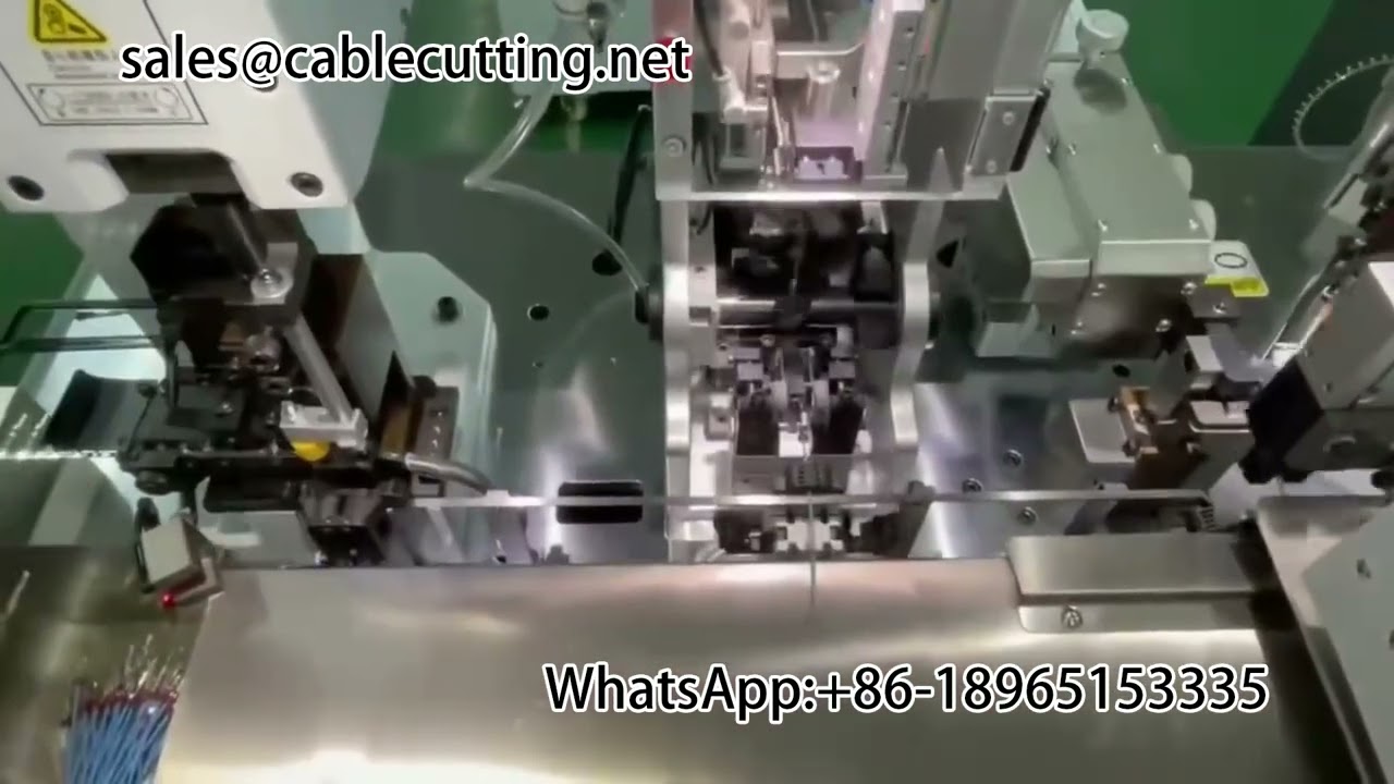 Máquina de Crimpado Automático de Terminales Doble Cabezal para Enchufes Impermeables en Arneses Automotrices