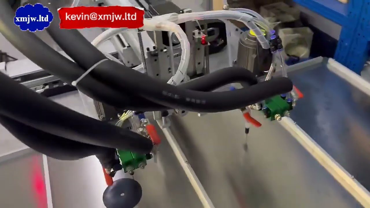 Robot de escritorio multifunción para dosificación y abovedado de pegamento