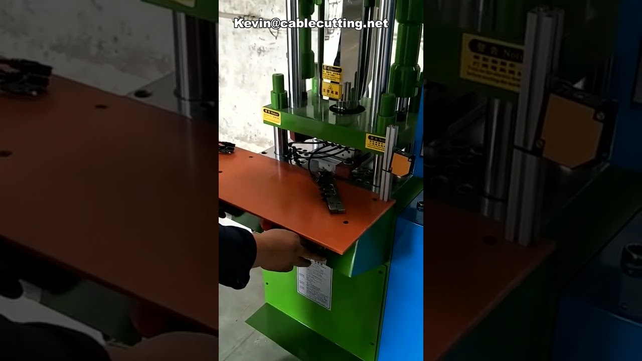 Máquinas nuevas de 55 toneladas para fabricar cubiertos de plástico (tenedores, cuchillos, cucharas) | Máquinas de moldeo por inyección