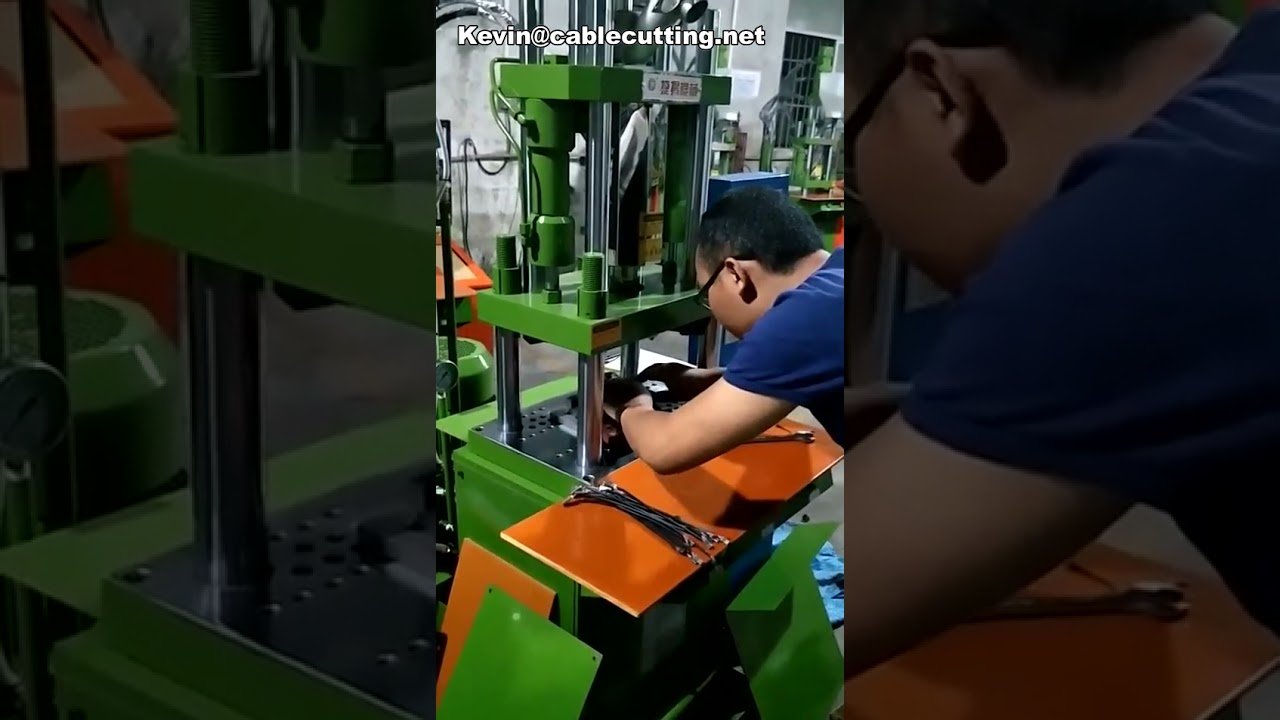 Máquina de Inyección para Cables USB Tipo A y Tipo C | Fabricación Automatizada de Cables USB de Plástico