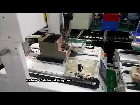 Prensado automático de carcasas y atornillado de precisión